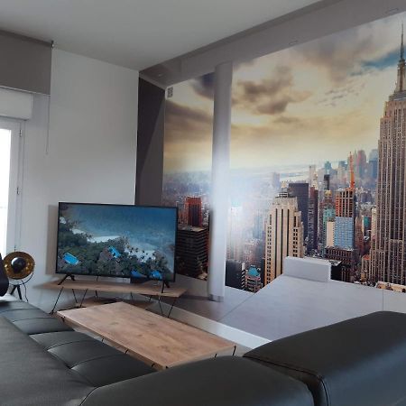 La Roche-Chalais Appartement Renove Le New-York En Centre Ville - Terrasse Et Parking - Non Climatise מראה חיצוני תמונה