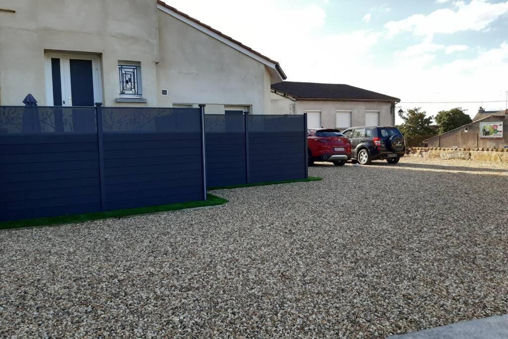 La Roche-Chalais Appartement Renove Le New-York En Centre Ville - Terrasse Et Parking - Non Climatise מראה חיצוני תמונה