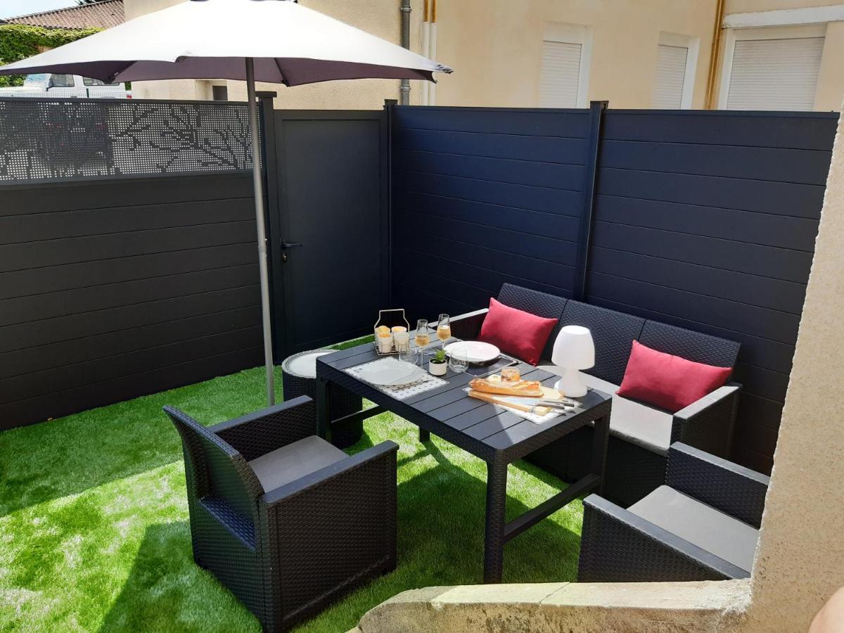 La Roche-Chalais Appartement Renove Le New-York En Centre Ville - Terrasse Et Parking - Non Climatise מראה חיצוני תמונה