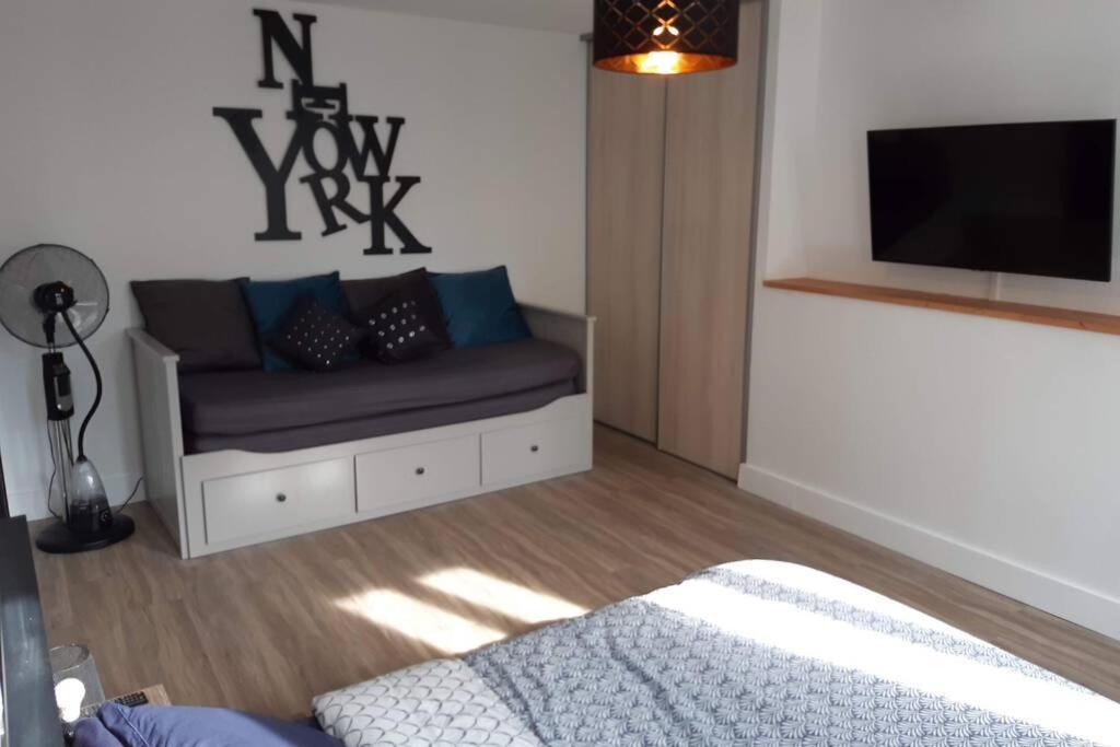 La Roche-Chalais Appartement Renove Le New-York En Centre Ville - Terrasse Et Parking - Non Climatise מראה חיצוני תמונה