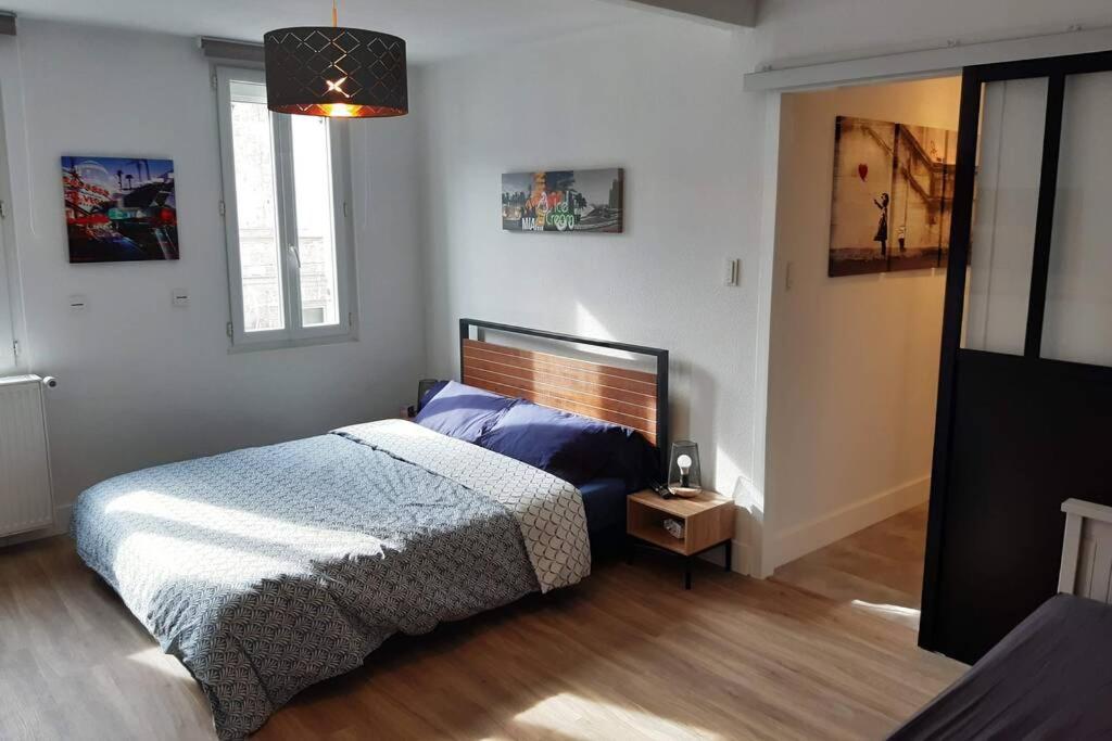 La Roche-Chalais Appartement Renove Le New-York En Centre Ville - Terrasse Et Parking - Non Climatise מראה חיצוני תמונה