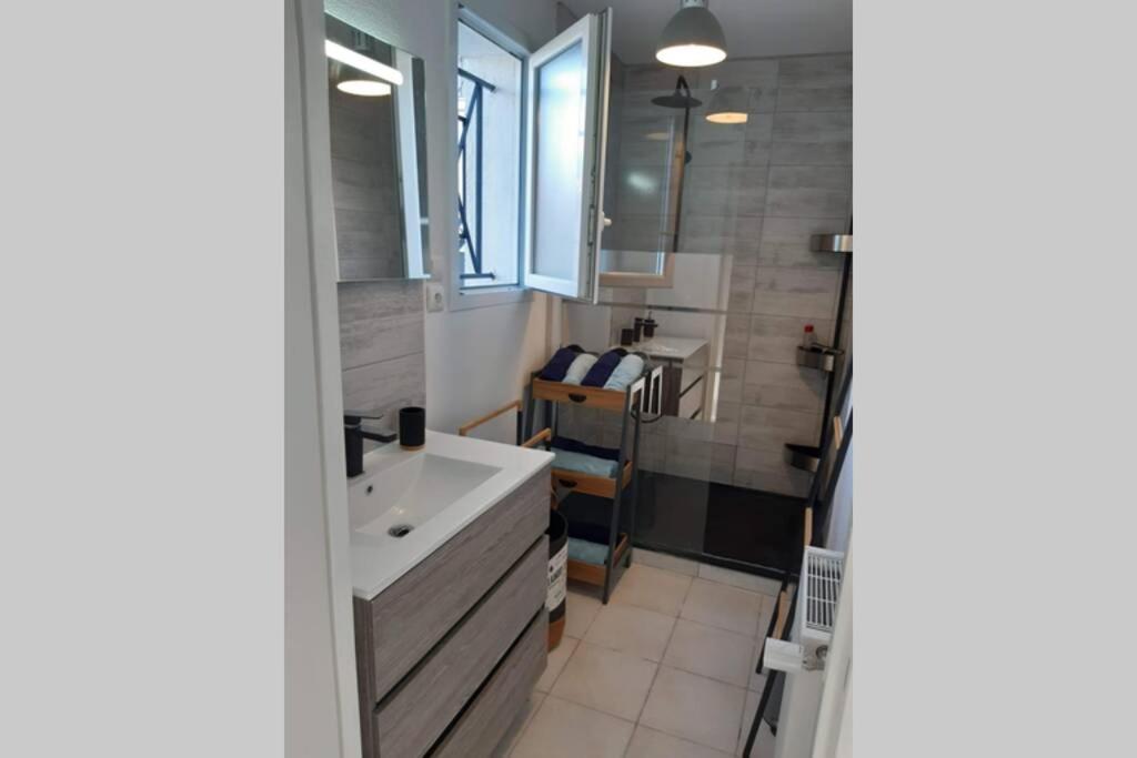 La Roche-Chalais Appartement Renove Le New-York En Centre Ville - Terrasse Et Parking - Non Climatise מראה חיצוני תמונה