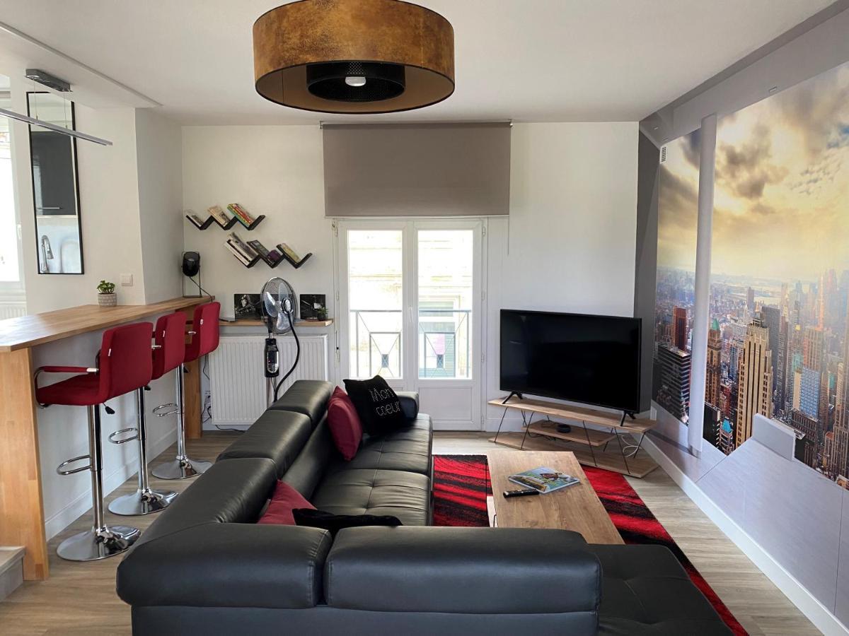 La Roche-Chalais Appartement Renove Le New-York En Centre Ville - Terrasse Et Parking - Non Climatise מראה חיצוני תמונה